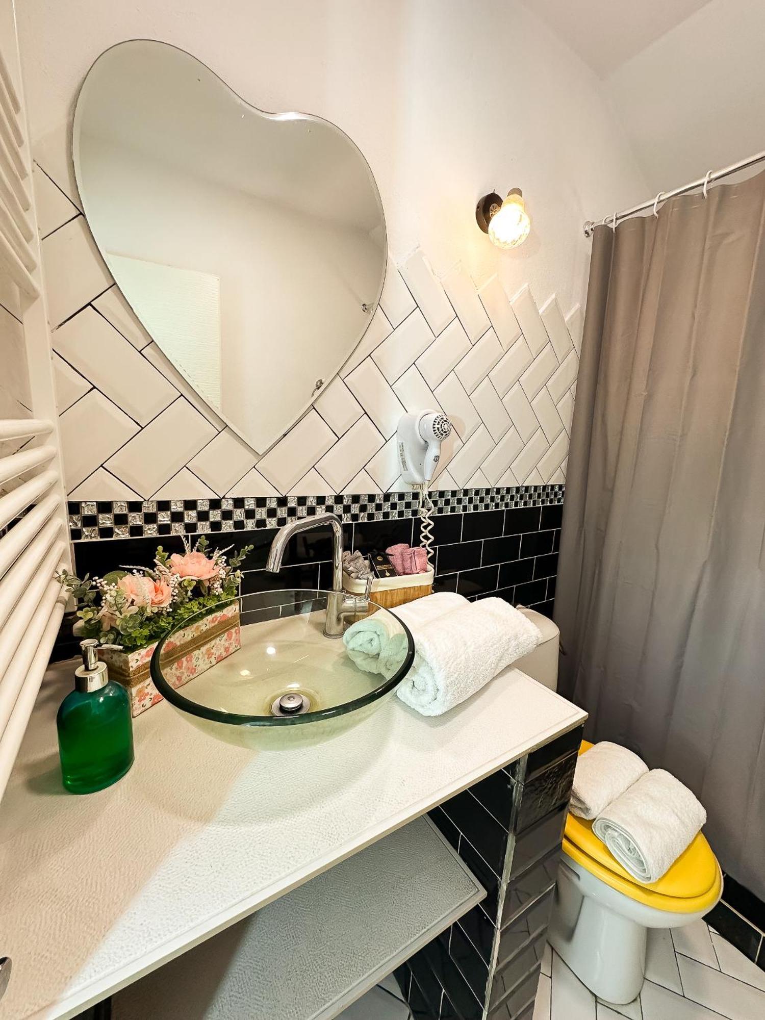 The Vintage - Wonderful Apartment In Best Location クラヨーヴァ エクステリア 写真