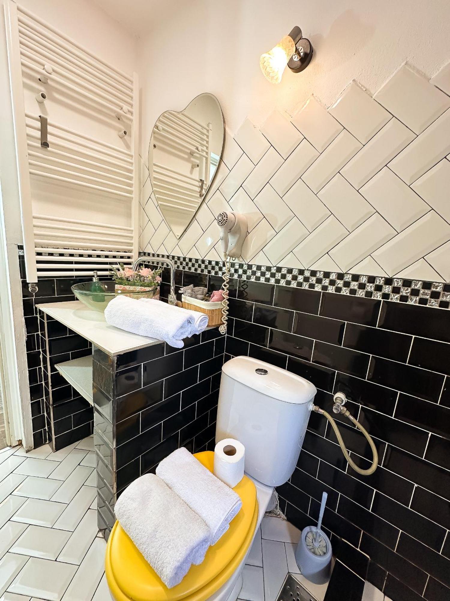 The Vintage - Wonderful Apartment In Best Location クラヨーヴァ エクステリア 写真