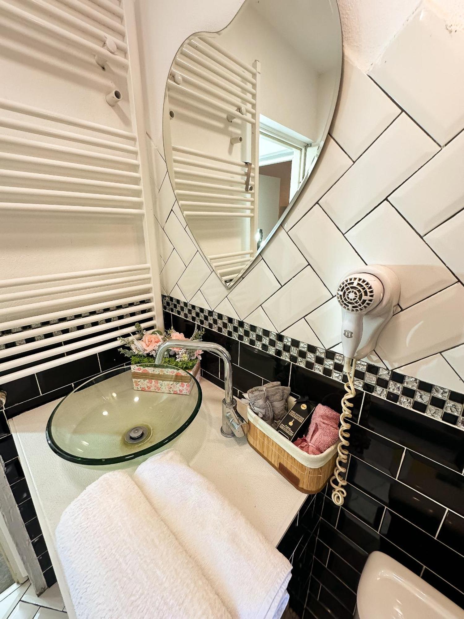 The Vintage - Wonderful Apartment In Best Location クラヨーヴァ エクステリア 写真