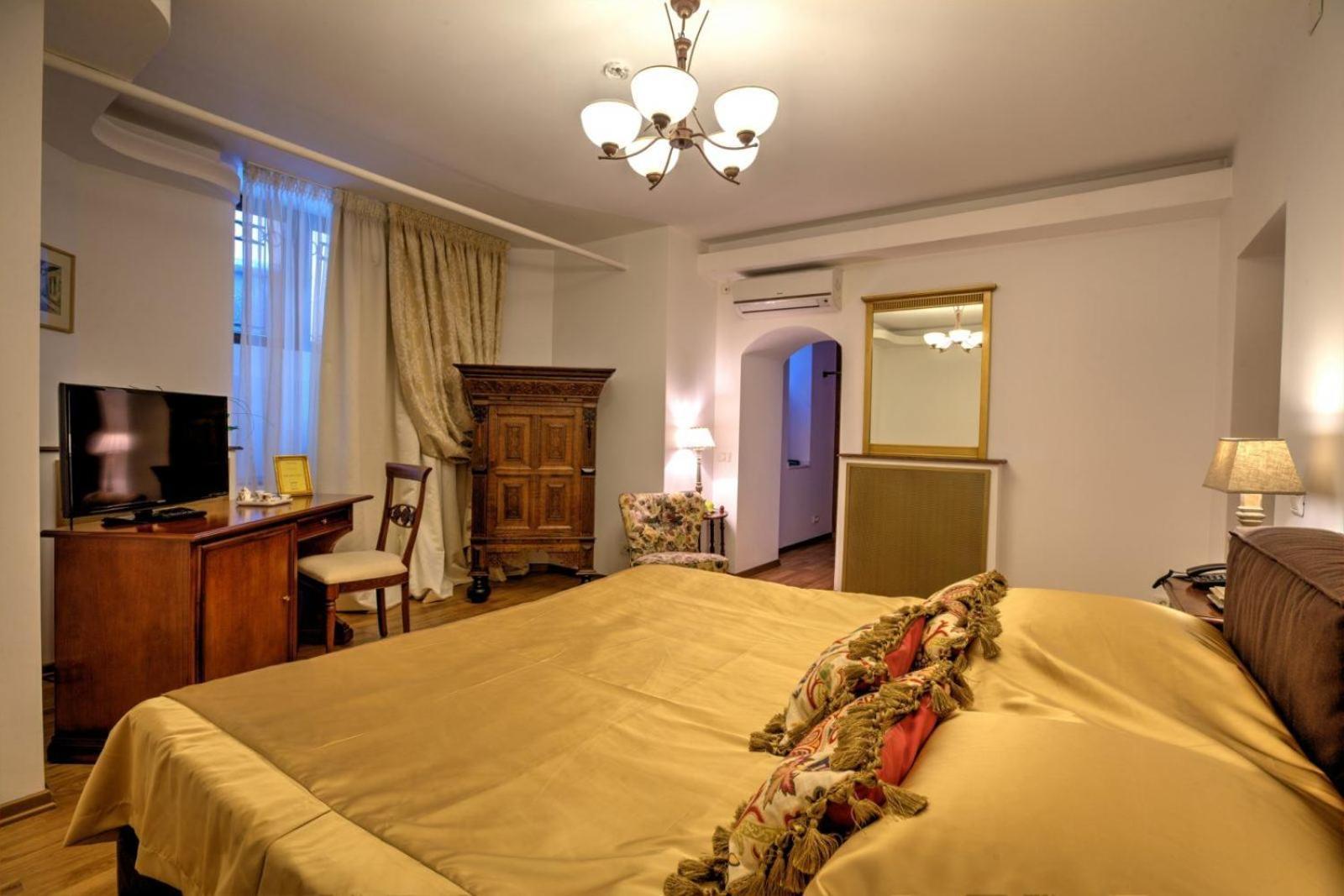 The Vintage - Wonderful Apartment In Best Location クラヨーヴァ エクステリア 写真